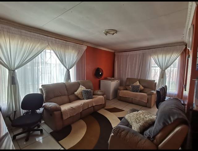 2 BEDROOM HOUSE SOLD IN SEBOKENG ZONE 10
